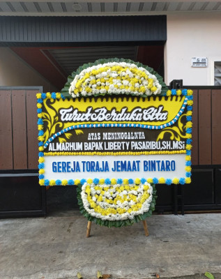 Papan Bunga Duka di Karangseneng