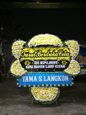 Papan Bunga Duka di Karangseneng