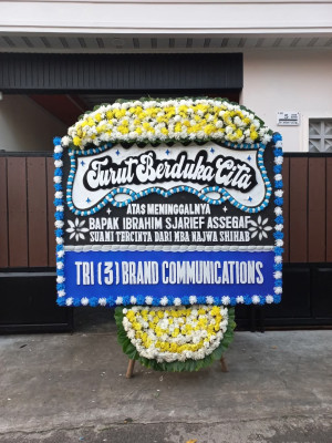 Papan Bunga Duka di Karangseneng